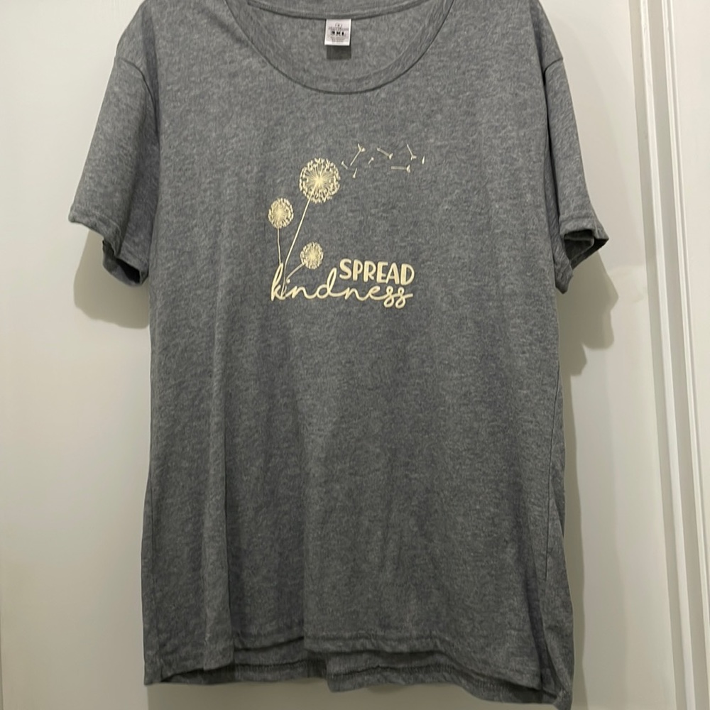 Cherryloom Spread Kindness tee. Size 3X.
